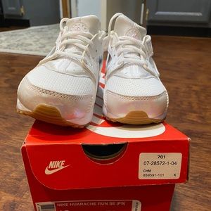 Nike all white shoes